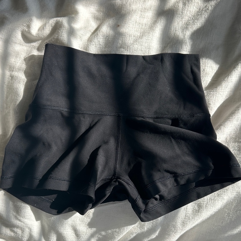 Aritzia Black Butter Cheeky Hi Rise 3” Short